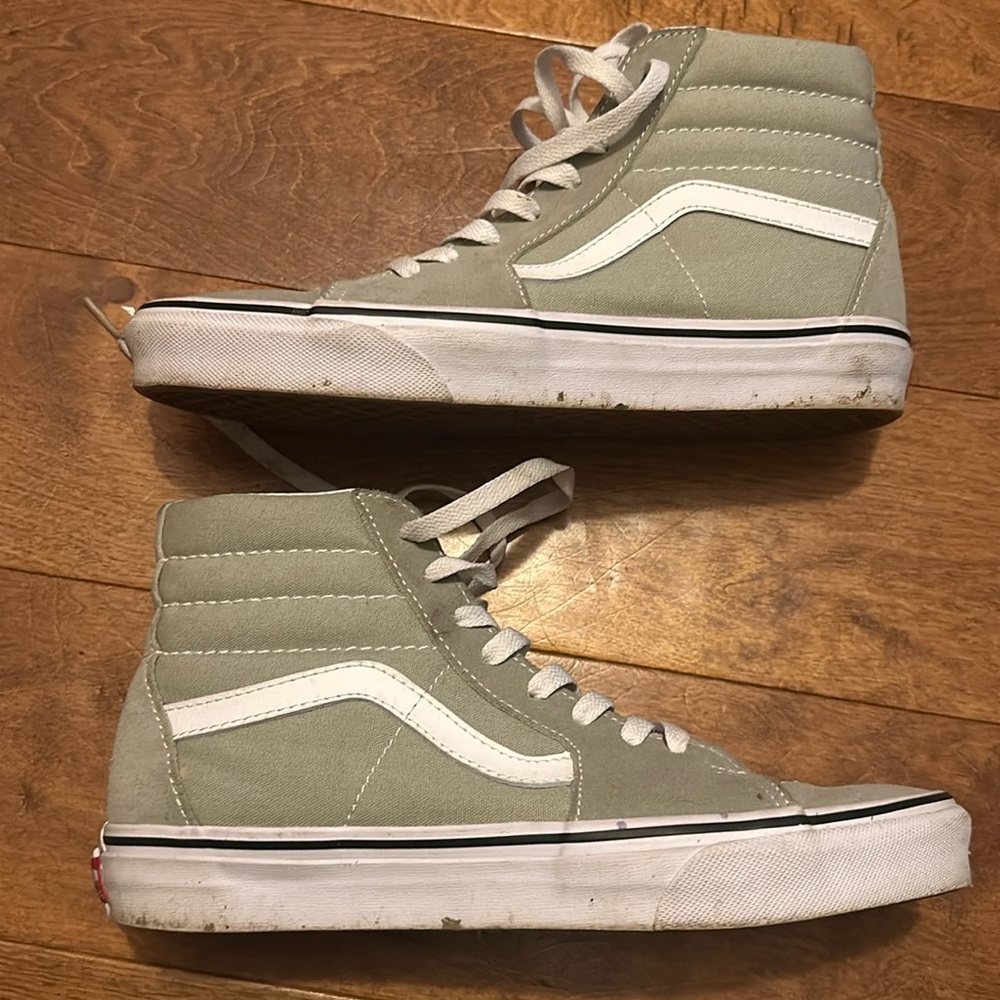 Women’s Vans high top.